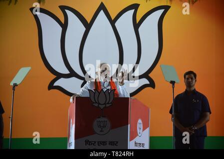 Di Allahabad, India. 09 Maggio, 2019. Di Allahabad: Prime mininster narendra Modi affrontando una campagna elettorale rally in anticipo di fase 6 Elezione di Lok Sabha in Allahabad su 09-05-2019. Credito: Prabhat Kumar Verma/Pacific Press/Alamy Live News Foto Stock