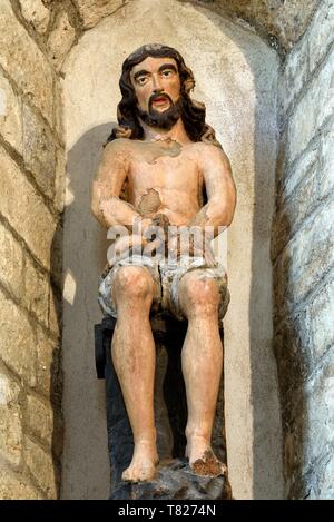 Francia, Giura, Poligny, luogo di Notre Dame, Mouthier Vieillard chiesa datata XI secolo, Cristo aux Liens, statua Foto Stock