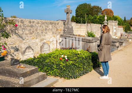 Francia, Val d'Oise, Auvers sur Oise, il cimitero, le tombe di Vincent e Teodoro van Gogh, parco regionale del Vexin francese Foto Stock