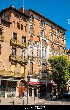 Francia, Haute Garonne, Toulouse, distretto di Carmes, Hotel in particolare facciate, rue du Languedoc Foto Stock