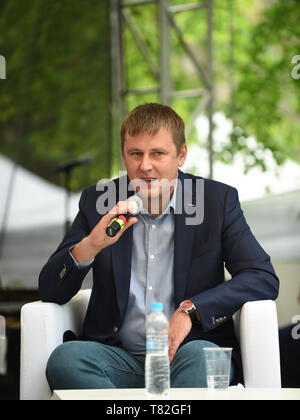 Il ministro degli Affari esteri ceco Tomas Petricek partecipa alle celebrazioni del 15° anniversario dell'adesione della Repubblica ceca all'UE all'isola di Strelecky ostrov, Praga, Foto Stock