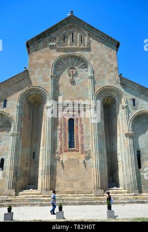 La Georgia, Mtskheta Mtianeti regione, Mtskheta, Cattedrale di Svetitskhoveli, elencati come patrimonio mondiale dall' UNESCO, facciata orientale Foto Stock