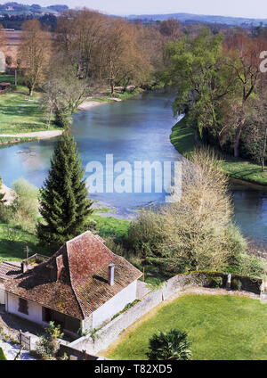 Salies de Bearn.xvii secolo edifici stare sopra il fiume,l'ha dato de Oloron. Dept. Pyrenees-Atlantiques. Francia Foto Stock