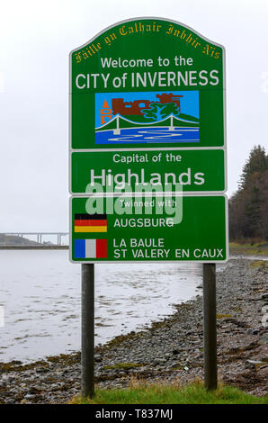 Benvenuti a firmare per la città di Inverness, la capitale delle Highlands, Inverness, Scotland, Regno Unito Foto Stock