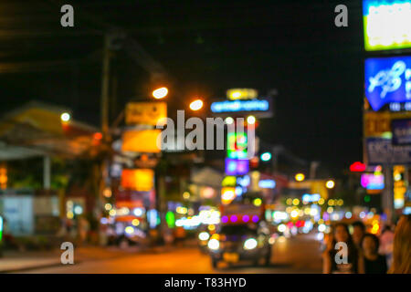 Sfocata luce colorata immagine di China town restuarest e shopping mall il mercato locale nella città di pattya Foto Stock