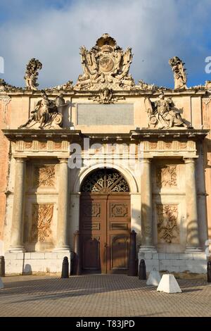 Francia, Var, Tolone, la base navale (Arsenale), l'Arsenale cancello costruito nel 1738 e si trasferì a diventare l'ingresso al Museo Marittimo Nazionale Foto Stock