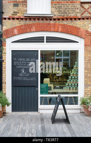 Cheesemongers negozio il Pavilion Road, a Chelsea, Londra, Inghilterra Foto Stock