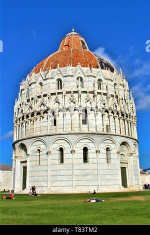 Il Pisa Battistero di San Giovanni Foto Stock