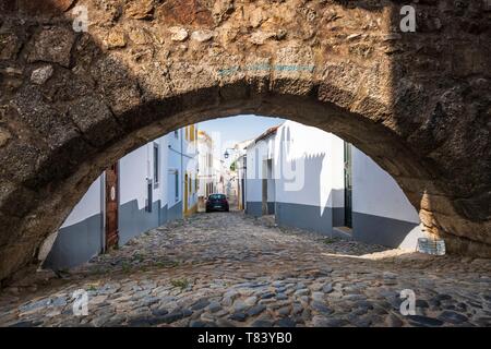 Il Portogallo, regione Alentejo, Evora, sito Patrimonio Mondiale dell'UNESCO, l'acquedotto di Agua de Prata (Argento acque acquedotto), costruito sotto il regno di Giovanni III e inaugurato nel 1537, è tuttora funzionante Foto Stock