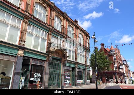 ROTHERHAM, Regno Unito - 10 luglio 2016: Street view a Rotherham, Regno Unito. Rotherham è una città di grandi dimensioni nel South Yorkshire con la popolazione di 109,691 persone. Foto Stock