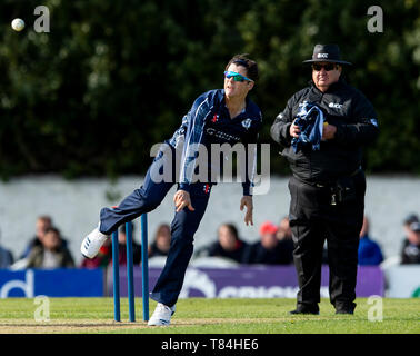 Il Grange, Edimburgo, Midlothian, Regno Unito. Il 10 maggio 2019. Scozia v Afghanistan ODI. Pic mostra: Scozia Tom suola, bocce durante il secondo inning come Scozia prendere sull'Afghanistan in una sola giornata internazionale presso il Grange, Edimburgo Credito: Ian Jacobs/Alamy Live News Foto Stock