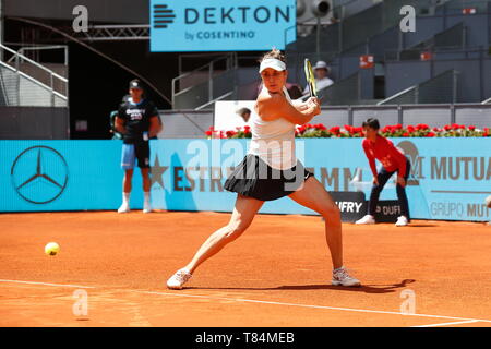 Madrid, Spagna. Il 10 maggio, 2019. Belinda Bencic (SUI) Tennis : Belinda Bencic della Svizzera durante singoli semifinale partita contro Simona Halep della Romania sulla WTA Tour Mutua Madrid Open torneo di tennis presso la Caja Magica a Madrid, Spagna . Credito: Mutsu Kawamori/AFLO/Alamy Live News Foto Stock