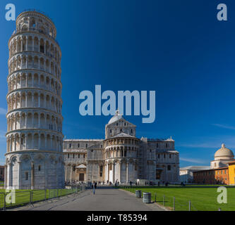 Panorama della Piazza dei Miracoli. Pisa, Toscana. L'Italia. Foto Stock