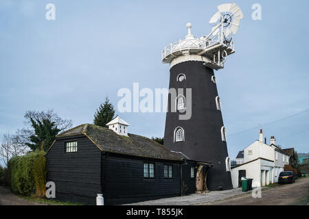 Reigate, Regno Unito - 24 Gennaio 2019 - Uno storico Wray mulino comune convertiti in casa residenziale Foto Stock