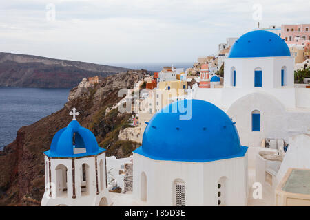 Pueblo de Oia, Isla de Santorini, Grecia Foto Stock