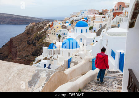 Pueblo de Oia, Isla de Santorini, Grecia Foto Stock