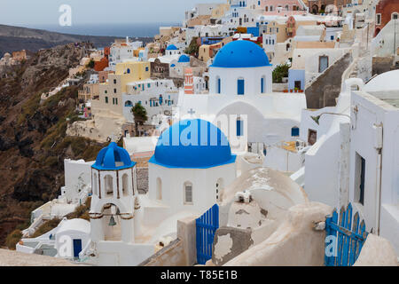 Pueblo de Oia, Isla de Santorini, Grecia Foto Stock