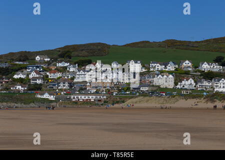 Vista della città di Woolacombe dalla spiaggia Devon Foto Stock