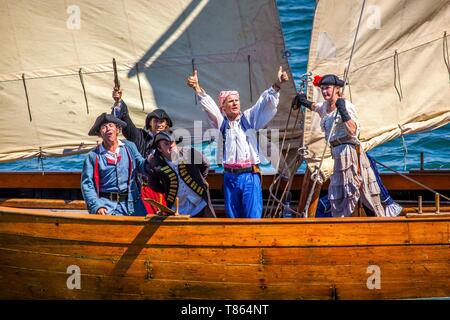 Francia, Finisterre, DOUARNENEZ, Temps Fete Maritime Festival, il Marie claudine pirati nel porto Rosmeur Foto Stock