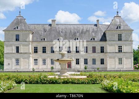 Francia, Yonne, Ancy le Franc, il giardino delle rose Foto Stock