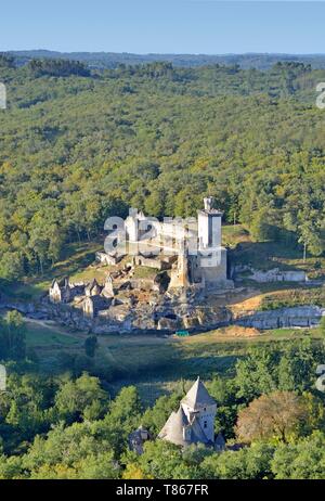 Francia, Dordogne, Perigord Noir, Marquay, Commarque e Laussel Castello, vista aerea Foto Stock