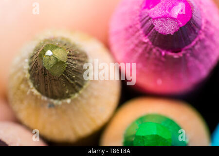 Matite con colori multipli close-up Foto Stock