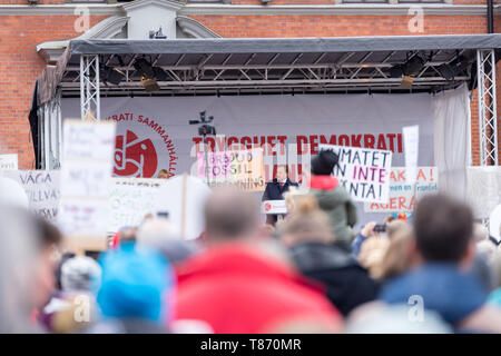 UMEA, Svezia - 1 Maggio 2019 - Stefan Löfven Primo Ministro di Svezia facendo una parola al di fuori della casa di città di Umeå. Foto Stock