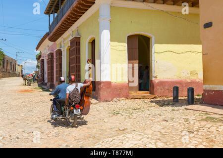 Cuba, Sancti Spiritus Provincia, Trinidad de Cuba elencati come patrimonio mondiale dall' UNESCO, musicista Foto Stock