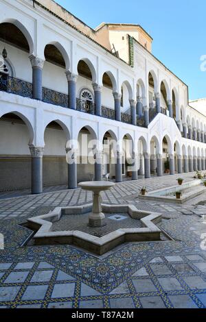 Il Marocco, Medio Atlante, Fes, Città Imperiale, Fes el Bali District, medina elencati come patrimonio mondiale dall' UNESCO, Moqri (Mokri) palace Foto Stock