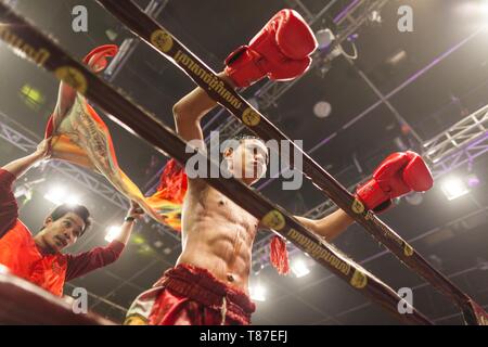 Cambogia, Phnom Penh, cambogiano di kick boxing match, pradal serey, kickboxers Foto Stock