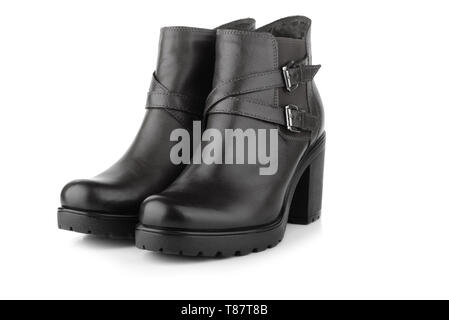 Coppia di cuoio nero donna inverno boot isolato su bianco Foto Stock