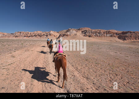 Il viaggio a cavallo nella Valle della Luna, San Pedro de Atacama, Cile Foto Stock