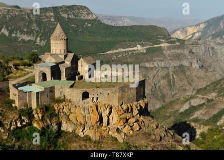 Monastero di Tatev è un nono secolo. Si tratta di uno dei più antichi e famosi complessi del monastero in Armenia. Foto Stock