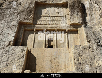 Prospective tomba di Dario I di Persia in antiche Naqsh-e Rustam necropoli nella pars, Iran. Foto Stock