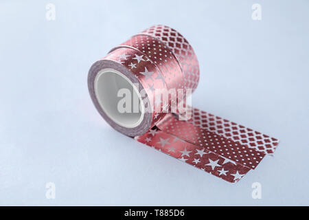 Nastri adesivi per scrapbooking su sfondo bianco Foto stock - Alamy