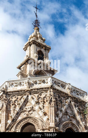 Spagna Valencia Cattedrale facciata El Miguelete torre, medievale età gotico dettagli architettura Foto Stock