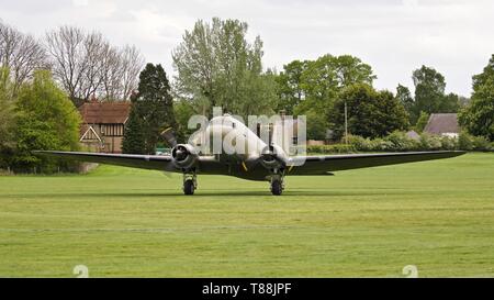 Aces High Douglas Dakota a Shuttleworth Season premiere al vecchio operaio il 5 maggio 2019 Foto Stock