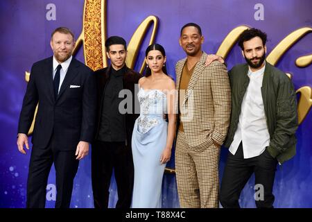 Guy Richie, Mena Massoud, Naomi Scott, Will Smith, Marwan Kenzari. Cast, Gala Europeo di Aladdin, Odeon Luxe, Leicester Square, Londra Foto Stock