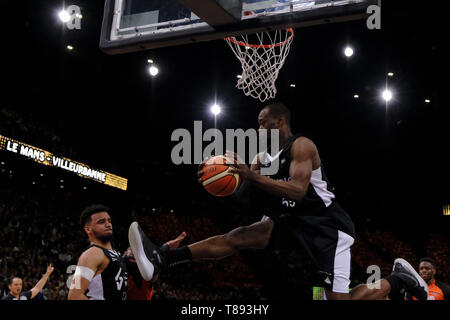 Parigi, Francia. 11 Maggio, 2019. In avanti del ASVEL team CHARLES KAHUDI in azione durante la Coppa Francese Basket finale tra ASVEL e Le Mans al AccorHotel Arena di Parigi - Francia Credito: Pierre Stevenin/ZUMA filo/Alamy Live News Foto Stock