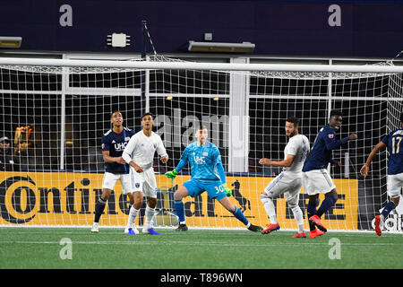 Foxborough Massachusetts, STATI UNITI D'AMERICA. 11 Maggio, 2019. La Nuova Inghilterra rivoluzione portiere Matt Turner (30) in net durante il gioco MLS tra San Jose Terremoti e il New England Revolution tenutasi a Gillette Stadium di Foxborough Massachusetts. Boston sconfigge San Jose 3-1. Eric Canha/CSM/Alamy Live News Foto Stock