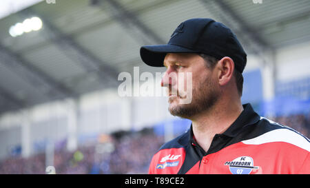 Paderborn, Germania. Il 12 maggio 2019. Pullman Steffen Baumgart (SC Paderborn). GES/Soccer/Seconda Bundesliga: SC Paderborn - Hamburger SC, 12.05.2019 Calcetto: seconda lega: SC Paderborn vs HSV Amburgo Amburgo Amburgo, Paderborn, 12 Maggio 2019 | Utilizzo di credito in tutto il mondo: dpa/Alamy Live News Foto Stock