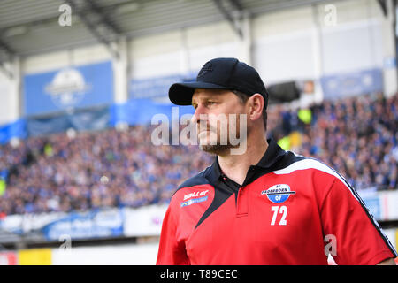 Paderborn, Germania. Il 12 maggio 2019. Pullman Steffen Baumgart (SC Paderborn). GES/Soccer/Seconda Bundesliga: SC Paderborn - Hamburger SC, 12.05.2019 Calcetto: seconda lega: SC Paderborn vs HSV Amburgo Amburgo Amburgo, Paderborn, 12 Maggio 2019 | Utilizzo di credito in tutto il mondo: dpa/Alamy Live News Foto Stock