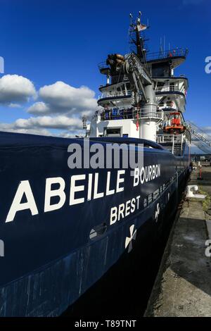 Francia, Finisterre, Brest, il rimorchiatore di salvataggio di Abeille Bourbon nel porto di Brest Foto Stock