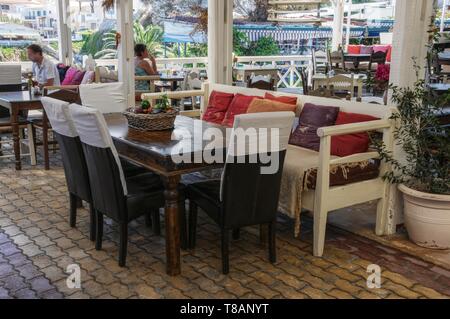 Bar in scena a Chania, Creta Foto Stock