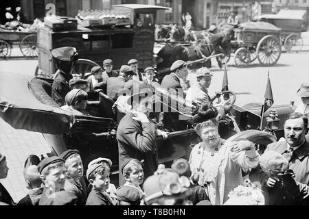 Auto rides for Crippled Children, New York City, 25 maggio 1908. Foto Stock