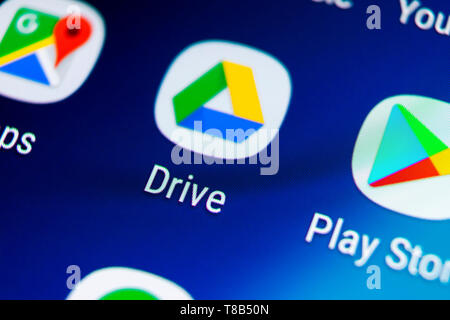 Sankt-Petersburg, Russia, Agosto 19, 2018: Google Drive icona applicazione su Samsung Galaxy S9 schermo close-up. Google sull'icona dell'unità. Unità di Google App Foto Stock