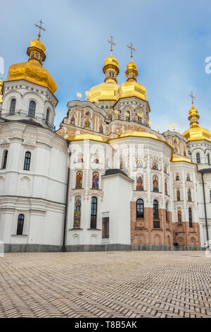 Gli ortodossi cristiani della chiesa di Kiev Pechersk Lavra Monastero, Kyiv Foto Stock