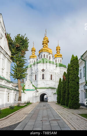 Gli ortodossi cristiani della chiesa di Kiev Pechersk Lavra Monastero, Kyiv Foto Stock