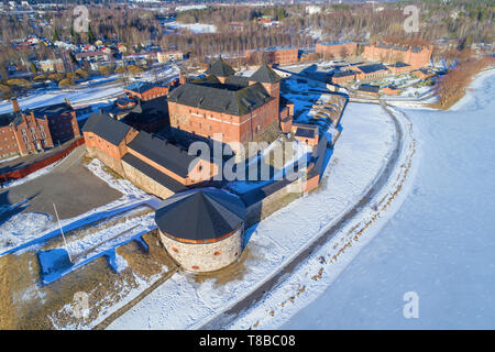 Antica fortezza prigione di Hameenlinna close up nel soleggiato marzo pomeriggio. Vista superiore, Finlandia Foto Stock