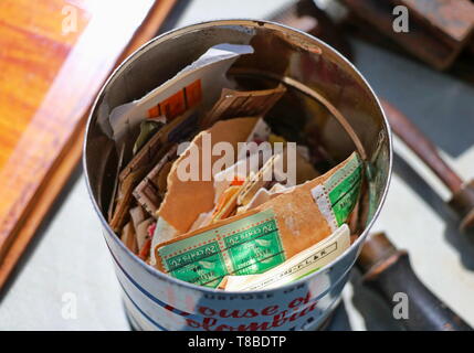 Variopinti francobolli in un stagno Foto Stock